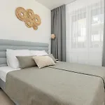 Aparthotel Aquamarina Zarzadzana Przez Wiodacego Operatora Marina Invest 4*
