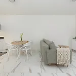 Aquamarina Zarzadzana Przez Wiodacego Operatora Marina Invest מלון דירות דומבקי