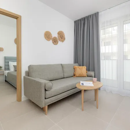 Aquamarina Marina Invest 4*