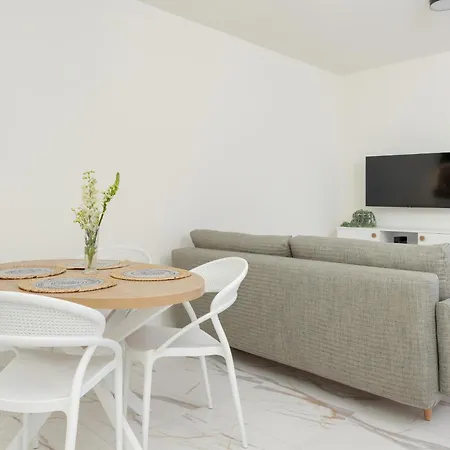 Aquamarina Marina Invest Aparthotel