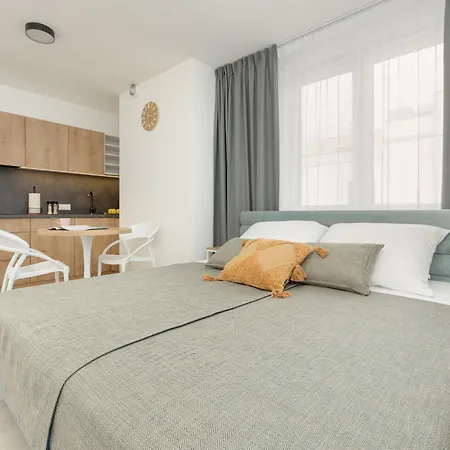 Aquamarina Marina Invest 4*